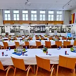 Bildungshaus Schloss Krastowitz Hotel *