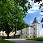 Hotel Bildungshaus Schloss Krastowitz *