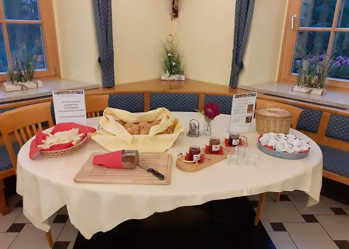 מלון Bildungshaus Schloss Krastowitz קלגנפורט