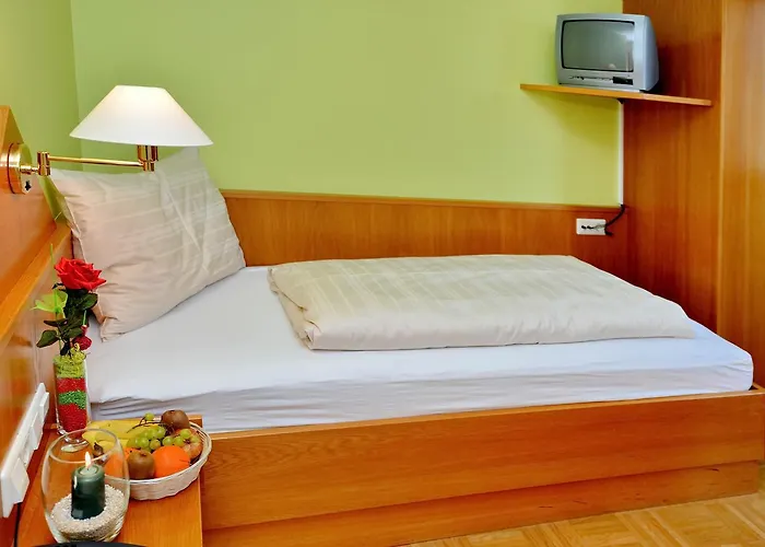 מלון Bildungshaus Schloss Krastowitz *