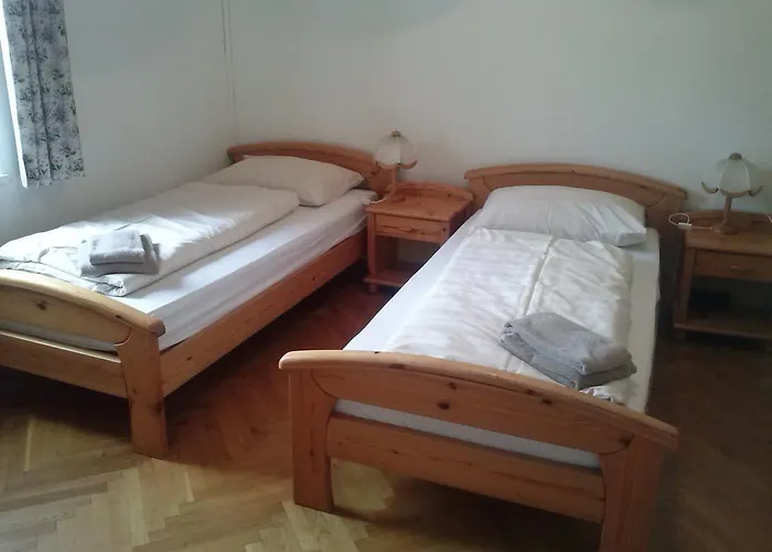 מלון Bildungshaus Schloss Krastowitz